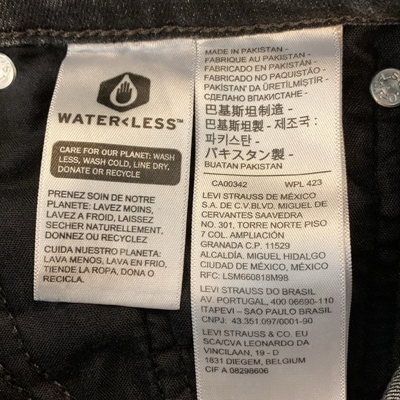 Levi's Black Denim Women's Shorts - Picture 3 of 4